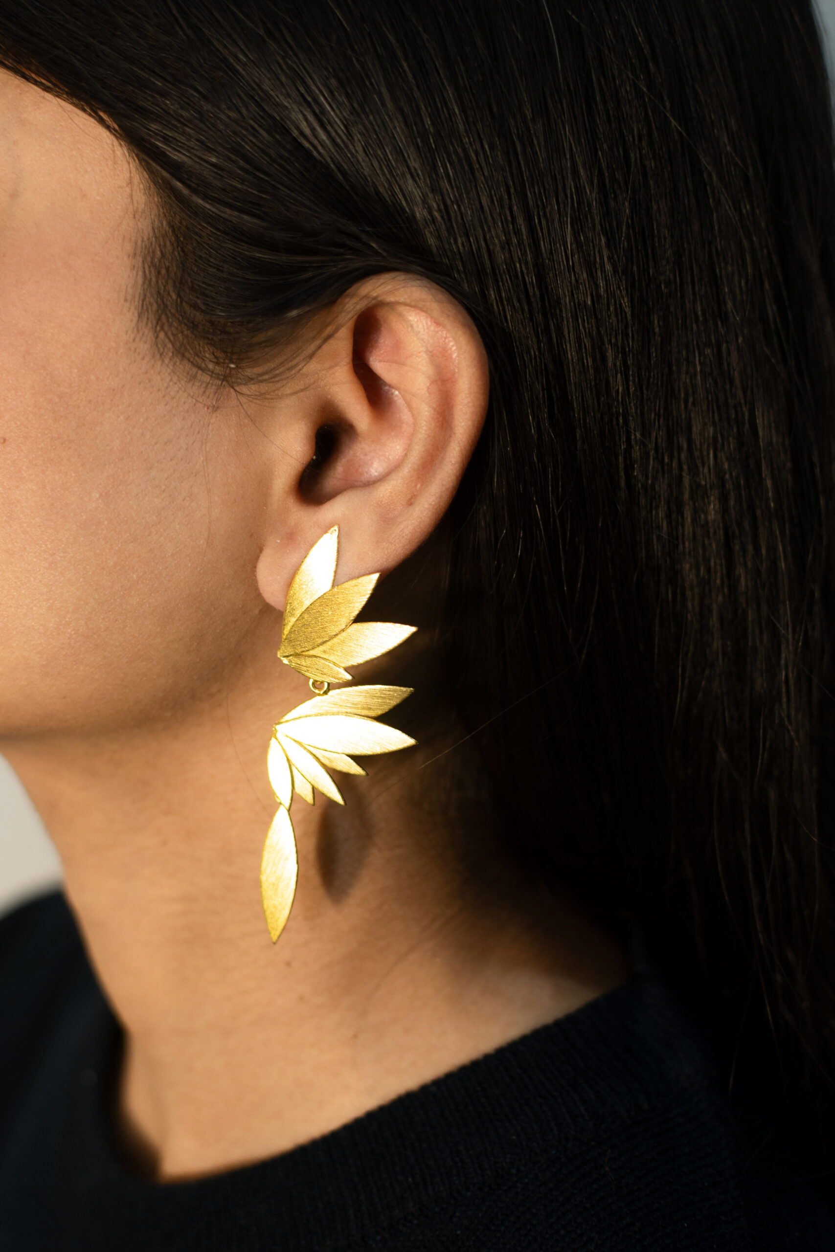 Gold Phoenix Earrings – Elegant Feather Motif Jewelry for Women