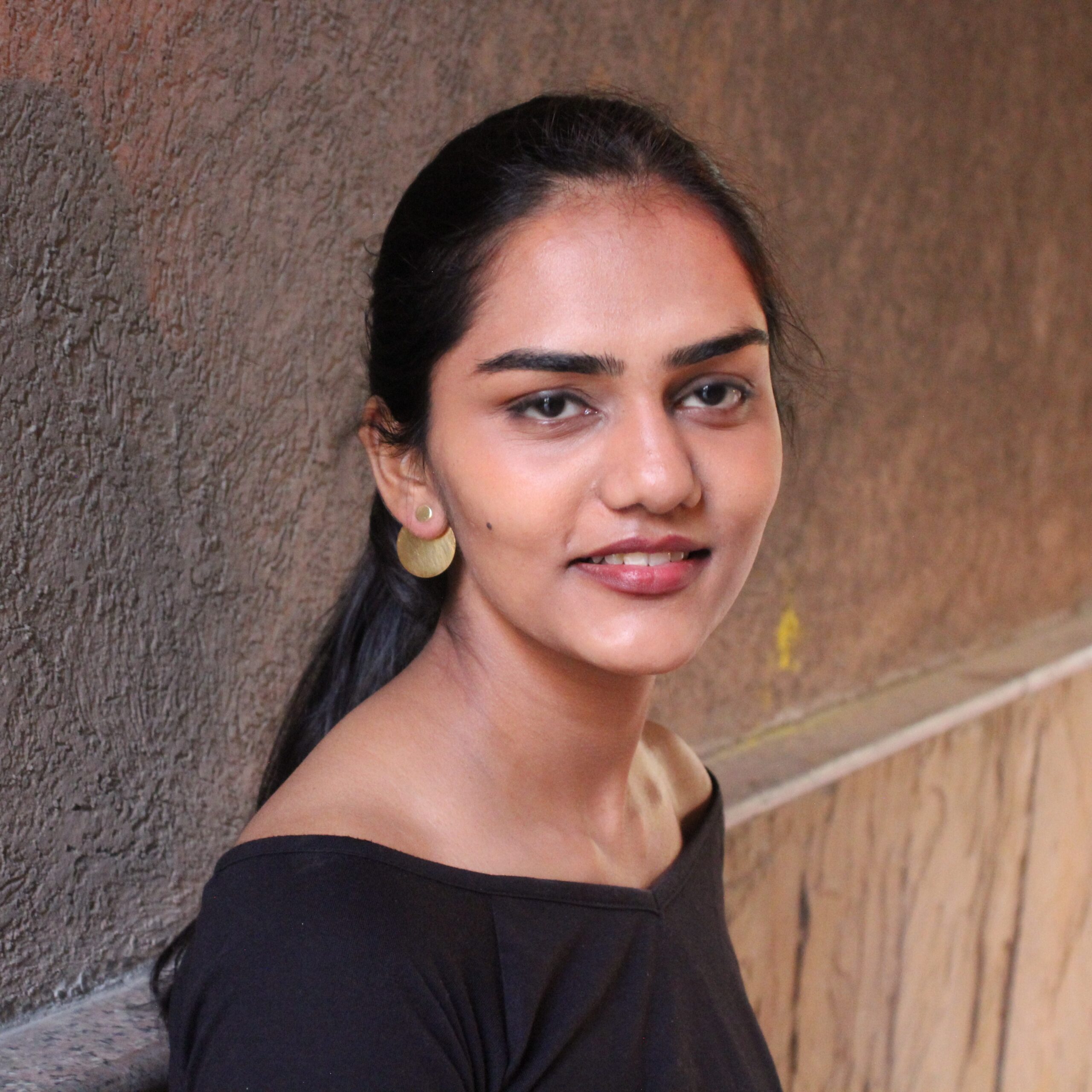 Minimalist gold-plated double disc stud earrings for everyday wear