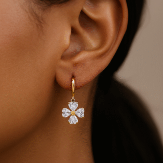 Fortune Clover Hoops in 18 carat gold with four-leaf clover cubic zirconia design