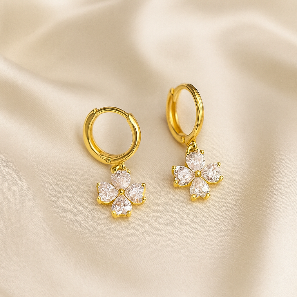 Fortune Clover Hoops in 18 carat gold with four-leaf clover cubic zirconia design