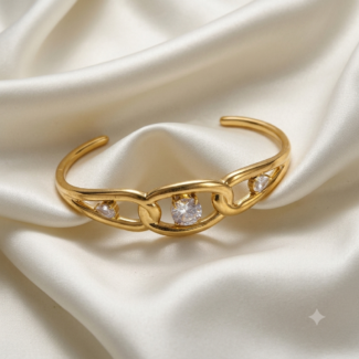 Valeria Interlocking Solitaire Cuff Bangle